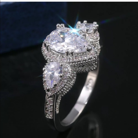 Wedding bridal pear shaped engagement ring SZ 8 - Picture 3 of 4